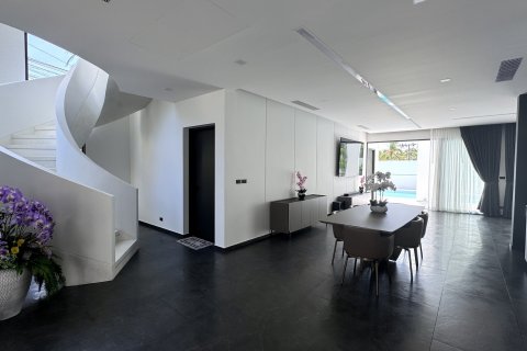 House in Ko Samui, Thailand 4 bedrooms № 115495 - photo 21