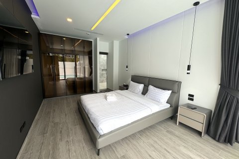House in Ko Samui, Thailand 4 bedrooms № 115495 - photo 13
