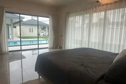 Chalet de 4 dormitorios en Pattaya, Tailandia № 155691 - foto 17