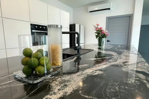Chalet de 4 dormitorios en Pattaya, Tailandia № 155691 - foto 8