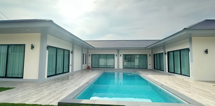Chalet de 4 dormitorios en Pattaya, Tailandia № 155691