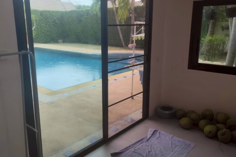 Casa de 3 dormitorios en Pattaya, Tailandia № 155690 - foto 17