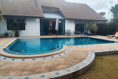 Casa de 3 dormitorios en Pattaya, Tailandia № 155690