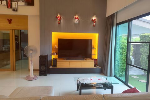 Casa de 3 dormitorios en Pattaya, Tailandia № 155690 - foto 10