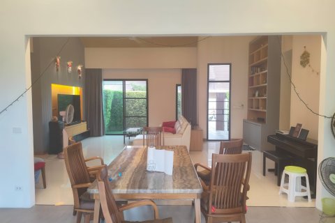 Casa de 3 dormitorios en Pattaya, Tailandia № 155690 - foto 8