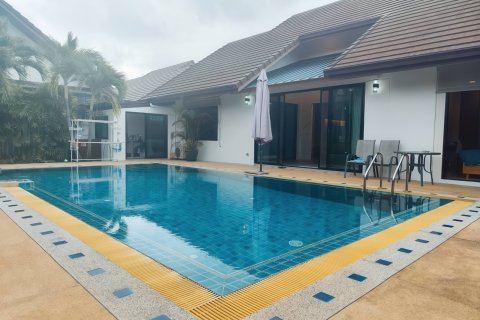 Casa de 3 dormitorios en Pattaya, Tailandia № 155690 - foto 3
