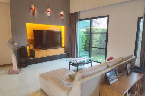 Casa de 3 dormitorios en Pattaya, Tailandia № 155690 - foto 9