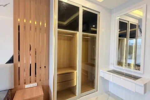 Casa de 6 dormitorios en Pattaya, Tailandia № 155693 - foto 18