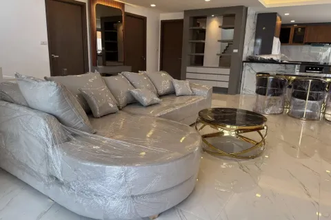 Casa de 6 dormitorios en Pattaya, Tailandia № 155693 - foto 8