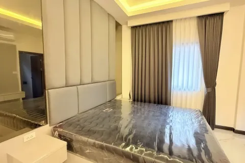 Casa de 6 dormitorios en Pattaya, Tailandia № 155693 - foto 22