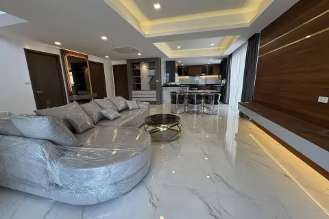 Casa de 6 dormitorios en Pattaya, Tailandia № 155693 - foto 9