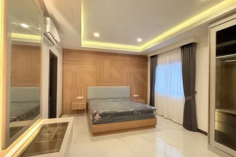 Casa de 6 dormitorios en Pattaya, Tailandia № 155693 - foto 28
