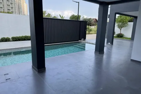 Casa de 6 dormitorios en Pattaya, Tailandia № 155693 - foto 4