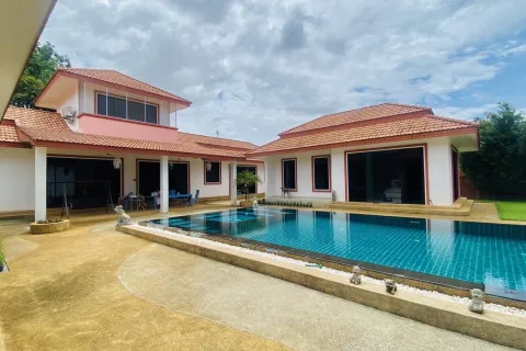 Villa in Pattaya, Thailand 3 bedrooms № 155687