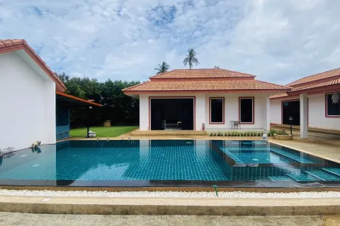 Villa in Pattaya, Thailand 3 Schlafzimmer № 155687 - Foto 2