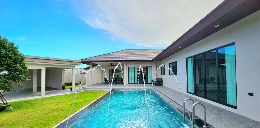 Chalet de 5 dormitorios en Pattaya, Tailandia № 155692