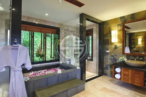 Chalet de 5 dormitorios en Phuket, Tailandia № 190587 - foto 15