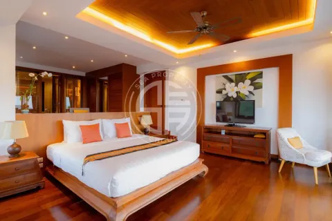 Chalet de 5 dormitorios en Phuket, Tailandia № 190587 - foto 14