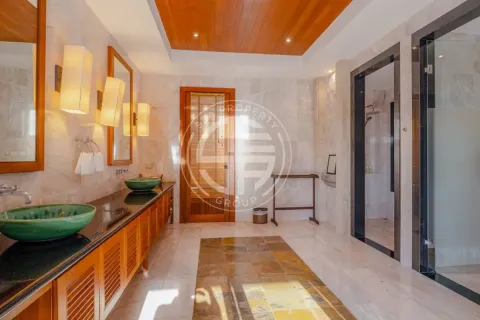 Chalet de 5 dormitorios en Phuket, Tailandia № 190587 - foto 11