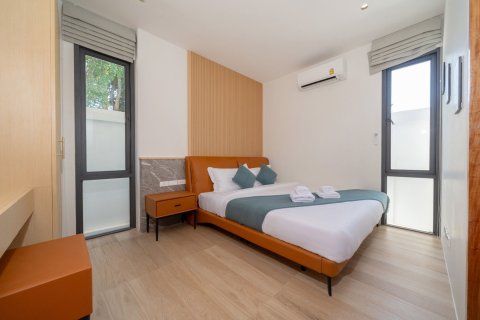 Chalet de 4 dormitorios en Phuket, Tailandia № 137645 - foto 20