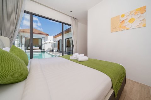 Chalet de 4 dormitorios en Phuket, Tailandia № 137645 - foto 18