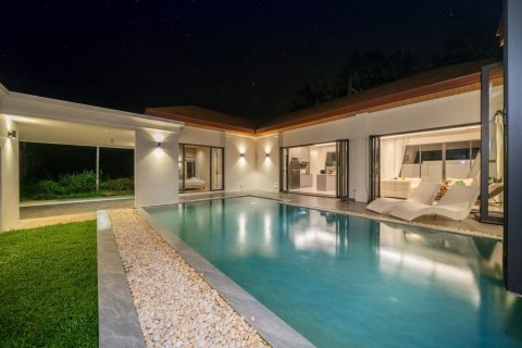 Chalet de 4 dormitorios en Phuket, Tailandia № 137645 - foto 7