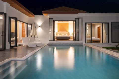 Chalet de 4 dormitorios en Phuket, Tailandia № 137645 - foto 6