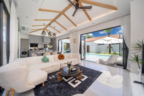 Chalet de 4 dormitorios en Phuket, Tailandia № 137645 - foto 2