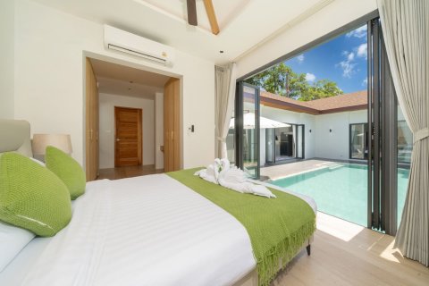 Chalet de 4 dormitorios en Phuket, Tailandia № 137645 - foto 23