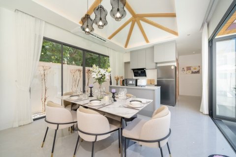 Chalet de 4 dormitorios en Phuket, Tailandia № 137645 - foto 15