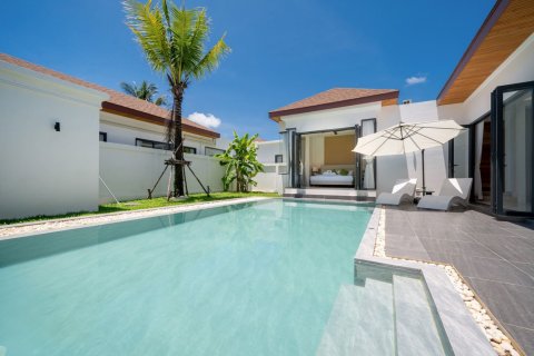 Chalet de 4 dormitorios en Phuket, Tailandia № 137645 - foto 27