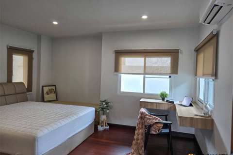 Casa de 3 dormitorios en Bangkok, Tailandia № 226126 - foto 4