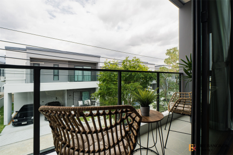 Haus in Bangkok, Thailand 4 Schlafzimmer № 226128 - Foto 8