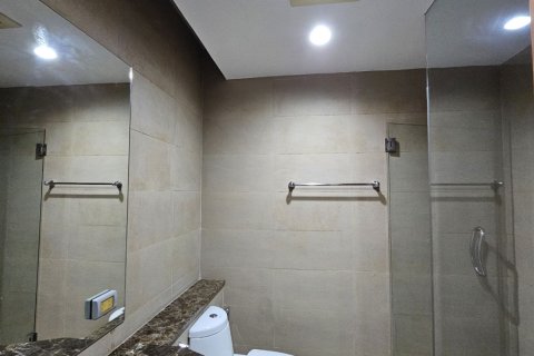 Condo in Bangkok, Thailand, 4 bedrooms  № 164831 - photo 6