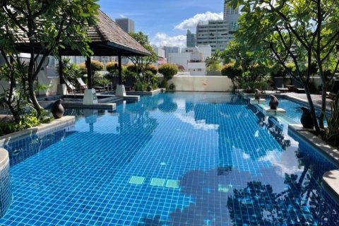 Condo in Bangkok, Thailand, 4 bedrooms  № 164831 - photo 11