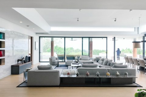 Casa de 5 dormitorios en Sattahip, Tailandia № 164830 - foto 5