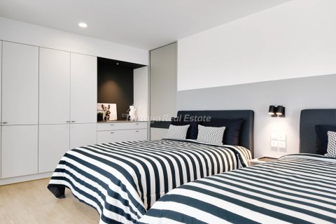 Casa de 5 dormitorios en Sattahip, Tailandia № 164830 - foto 16