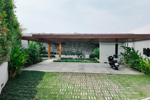 Casa de 5 dormitorios en Sattahip, Tailandia № 164830 - foto 27