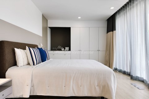 Casa de 5 dormitorios en Sattahip, Tailandia № 164830 - foto 23