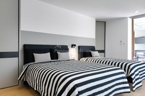 Casa de 5 dormitorios en Sattahip, Tailandia № 164830 - foto 17
