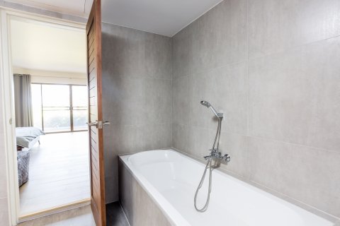 Condominio de 3 dormitorios en Hua Hin, Tailandia № 168613 - foto 4