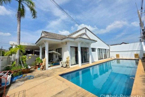 House in Pattaya, Thailand 3 bedrooms № 190917