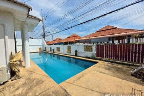 Casa de 3 dormitorios en Pattaya, Tailandia № 190917 - foto 3