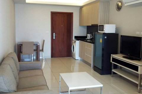 Condominio de 1 dormitorio en Jomtien Beach, Pattaya, Tailandia № 204162 - foto 2
