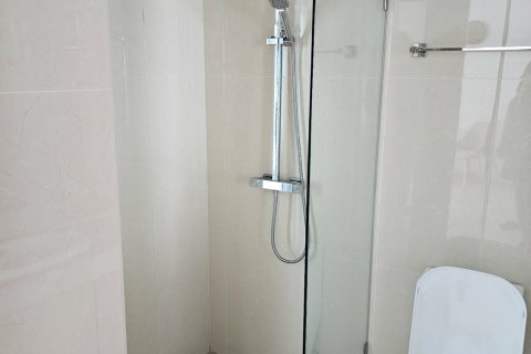 Apartamento de 2 habitaciones en Pattaya, Tailandia № 172624 - foto 8