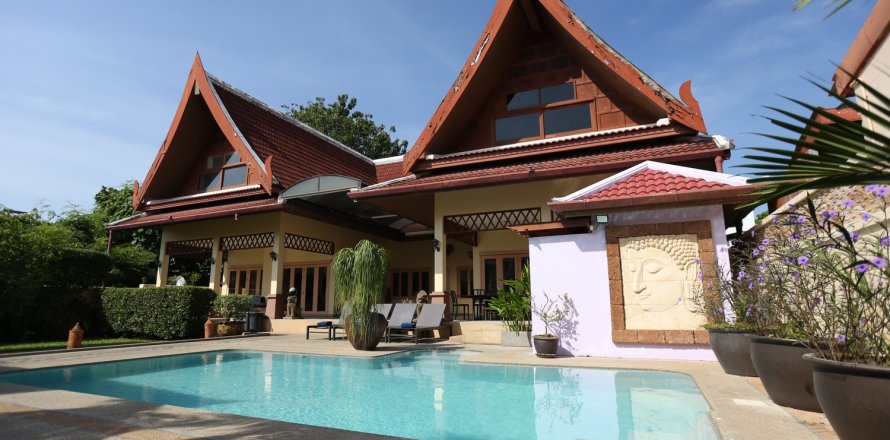 Chalet de 4 dormitorios en Pattaya, Tailandia № 162695