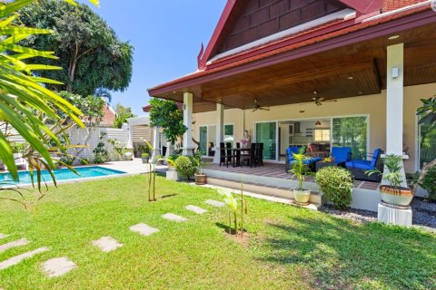 Chalet de 3 dormitorios en Pattaya, Tailandia № 162692 - foto 3