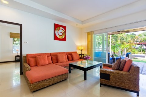 Chalet de 3 dormitorios en Pattaya, Tailandia № 162692 - foto 4