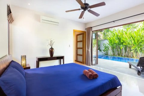 Chalet de 3 dormitorios en Pattaya, Tailandia № 162693 - foto 9