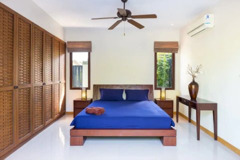Chalet de 3 dormitorios en Pattaya, Tailandia № 162693 - foto 8